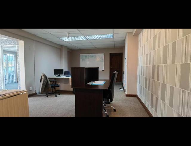 BUSINESS PROPERTY TO RENT IN LYNNWOOD GLEN